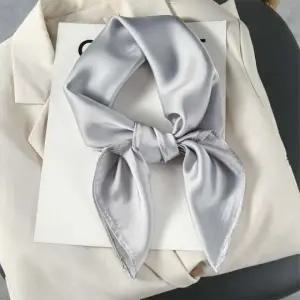 실크 스카프 목장식 여성 스카프 실크스카프 무지스카프 봄스카프 사각스카프 여성스카프 여름스카프