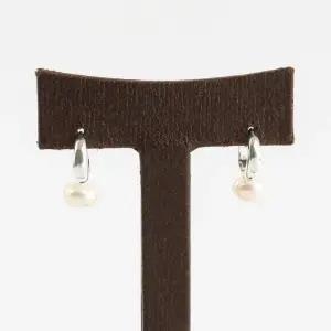 [신상오픈런]진주링귀걸이 볼드 두꺼운가락지 스털링실버 원터치 (29965117)