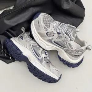 여사친 빈티지 캐주얼 가을 버전 메쉬 통굽 가죽 러닝화 패피3