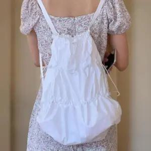 [신상오픈런]여성용 여름 방수 나일론 경량 숄더 백팩 (39079117)