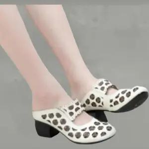 [신상오픈런]여성 여름 비즈 장식 저굽 플립플랍 쪼리 (39079965)