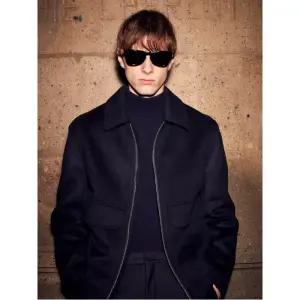 [로가디스] 레귤러 핏 울 캐시미어 터틀넥 스웨터 - 네이비 (RY4951P54R)