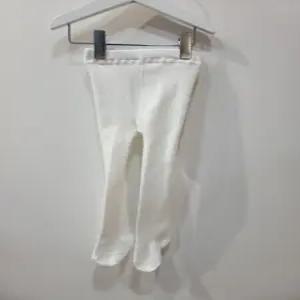 [아가방][더센트럴] 아가방 베이직 무지 타이즈 01Q076101