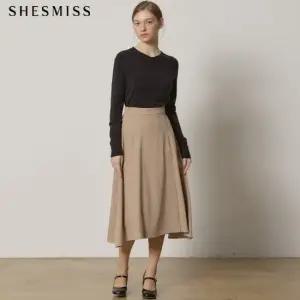 SHESMISS)] 리치 볼륨 언발란스 플레어 스커트 택가격 168000원)