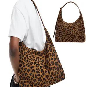 바쿠백 BAGGU 나일론 숄더백 레오파드 호피 가방