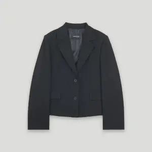 [코데즈컴바인](센텀시티점) 싱글 투버튼 크랍자켓 (CLA-JK501W2)