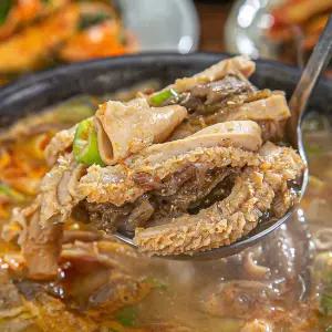 80년 전통 얼큰하고 푸짐한 소내장탕 (700g) 즉석식품 캠핑 국물 내장탕