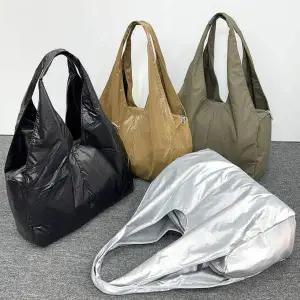 글로시 OMH400Y0 쇼퍼백 빅사이즈 보부상 겨울 숄더 가방 4컬러