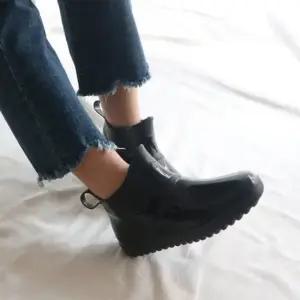 여성용 비오는날 스타일리쉬한 방수 데일리 레인부츠 여성신발 발편한플랫구두 펌프스