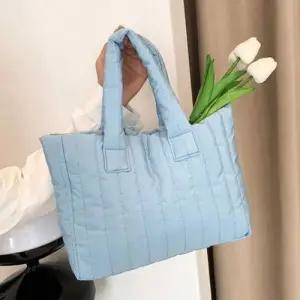 가벼운토트백 여자 나들이 주말 데이트 룩 패딩 퀼팅 토트 백 가방