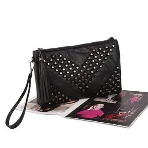 화려한 스터드 포인트 고급 양가죽 여성 클러치백 byd8+1fSx