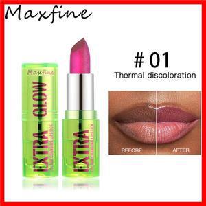 색이 변하는 립스틱은 컵에 묻어나거나 잘 지워지지 않고, 오래 지속되는 보습과 물에 변색되지 않도록 도