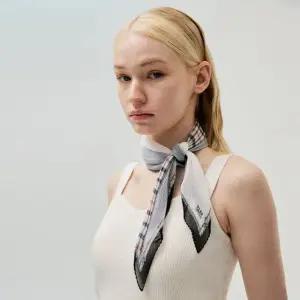 [갤러리아] [닥스] 플리츠 스카프 SKN016