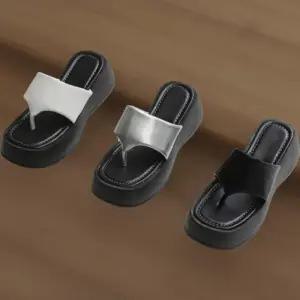 [신상오픈런]여성 통굽 쪼리 실내화 사무실용 키높이 샌들 (34212159)