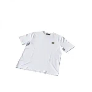 [겐조] 와일드 타이거 자수 코튼 티셔츠 153584010