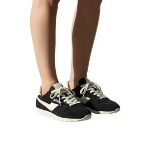 [AUTRY]오트리 윈드스핀 스웨이드 스니커즈 153585308