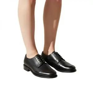 [아워 레가시]아워레가시 패치드 퍼레이드 블랙 더비 슈즈 153585397