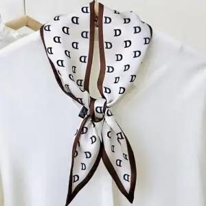 여성용 외출용 미니 봄 스카프 간절기 여름용 심플 디자인 나들이용 숄 간절기스카프 여성스카프 봄스카프