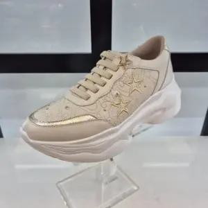 HC11 소가죽 여성 스니커즈 초경량 어글리 스니커즈  P0T2U6Q1335