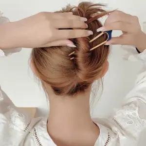 [신상오픈런]비녀 한복 금장 웨이브 혼주 폐백 머리핀 (30317548)