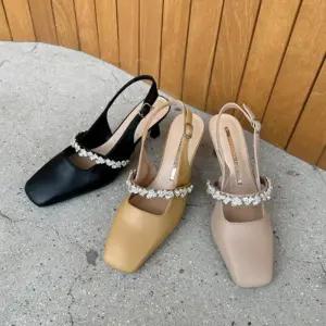 [신상오픈런]스퀘어 발레코어 가죽구두 큐빅슬링백 하이힐 (30317031)