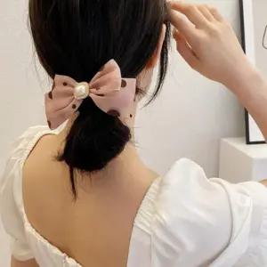 [신상오픈런]도트머리핀 쉬폰 진주참 큐빅 여성스러운 리본핀 (30316061)