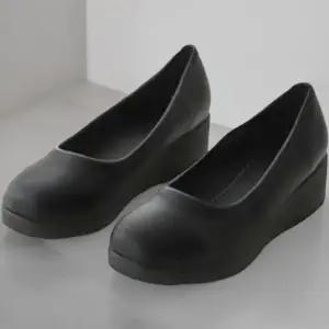 [신상오픈런]여성 우아한 키높이 블랙 통굽 구두 (34705802)