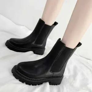 여성 검정 첼시 통급 부츠 나들이 데이트 패션 봄구두 봄구두 첼시부츠 여성 나들이여행코디 여자워커