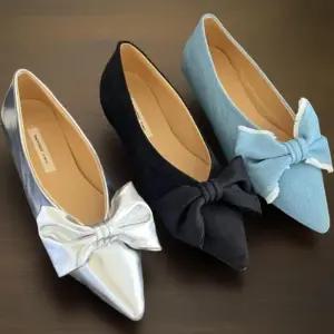 [신상오픈런]여성용 심플 리본 장식 뾰족앞코 로우힐 구두 (34192072)