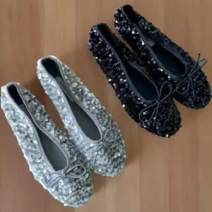 [신상오픈런]여성 블랙 실버 스팽글 리본 저굽 플랫 신발 (33435096)