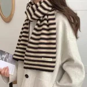 [신상오픈런]여성 겨울 배색 스트라이프 머플러 (42240460)