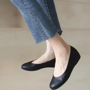 [신상오픈런]여성용 둥근코 블랙 플랫 키높이 슈즈 (34705930)