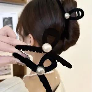 [신상오픈런]벨벳집게핀 진주 구슬 올림머리 왕머리핀 (30317402)