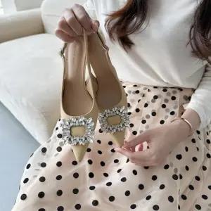 [신상오픈런]큐빅슬링백 블링 뾰족코 무광 가죽구두 하이힐 (30316895)