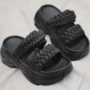 [신상오픈런]여성 여름 메쉬 PVC 스트랩 통기성 키높이 샌들 (39079145)