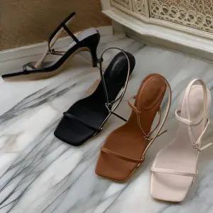 [신상오픈런]키튼힐 얇은스트랩 사각코 스틸레토 버클뮬 여름구두 (30893377)