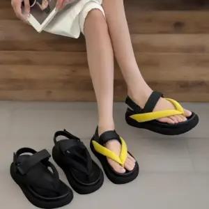 [신상오픈런]여성 여름 컬러 스트랩 푹신한 쿠셔닝 쪼리 샌들 (39079930)