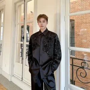 남성용 빈티지 봄 질감 카디건 칼라 비단 자수 스팽글 디자이너 셔츠 남녀 패피1