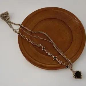 [신상오픈런]여성용 블랙 하트 레이어드 스트랩 목걸이 패션 액세서리 (39079155)