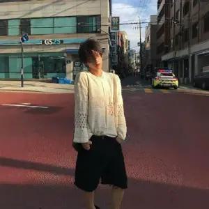 남성 니트 라운드 붐 슬림핏 얇은 초가을 봄가을 코트 패피3