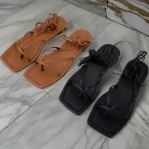 [신상오픈런]글래디에이터 레이스업 쪼리 얇은줄 플림플랍 여성뮬 (30893529)