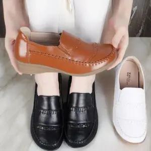 [신상오픈런]유광가죽 여성단화 중년 낮은굽 푹신한 감색 백색 (30890838)