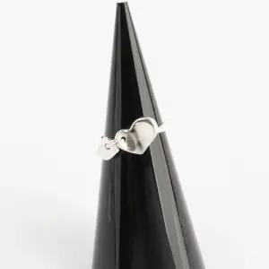 [신상오픈런]하트반지 심플 볼륨 우정 얇은 시밀러 실버링 (29965317)