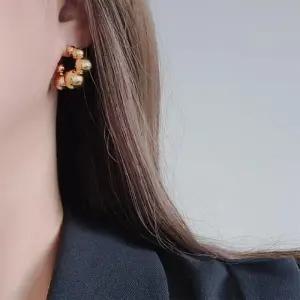 [신상오픈런]볼드링귀걸이 금볼 은볼 도넛모양 이어링 (29965066)