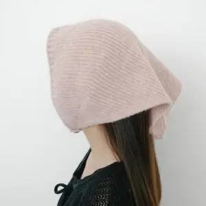 [신상오픈런]여성 버튼 보카시 헤어랩 골지니트 삼각 스카프 (41564528)