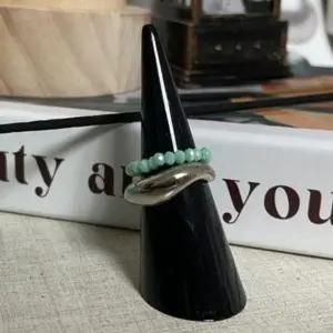 [하프클럽/셀러허브]보관 심플 원뿔 반지 걸이 블랙