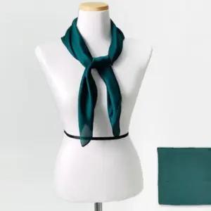 [신상오픈런]여성용 일상용 사각 쁘띠 광택 스카프 (41564532)