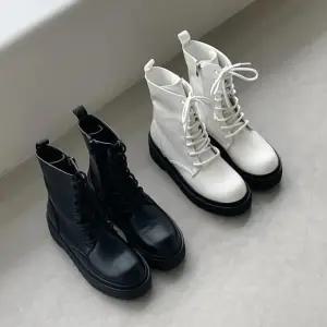 [신상오픈런]흰색워커 통굽 여성 레이스업 부츠 (28768816)