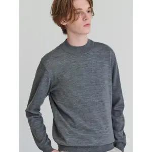 [로가디스] [로가디스] 레귤러 핏 울 혼방 하프 터틀 스웨터 - 그레이 (RY4851P313) (RY4851P313)