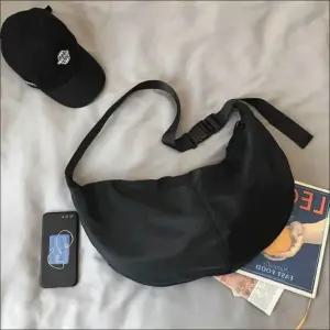 수납력 반달모양 나일론 좋은 가방 숄더 크로스백